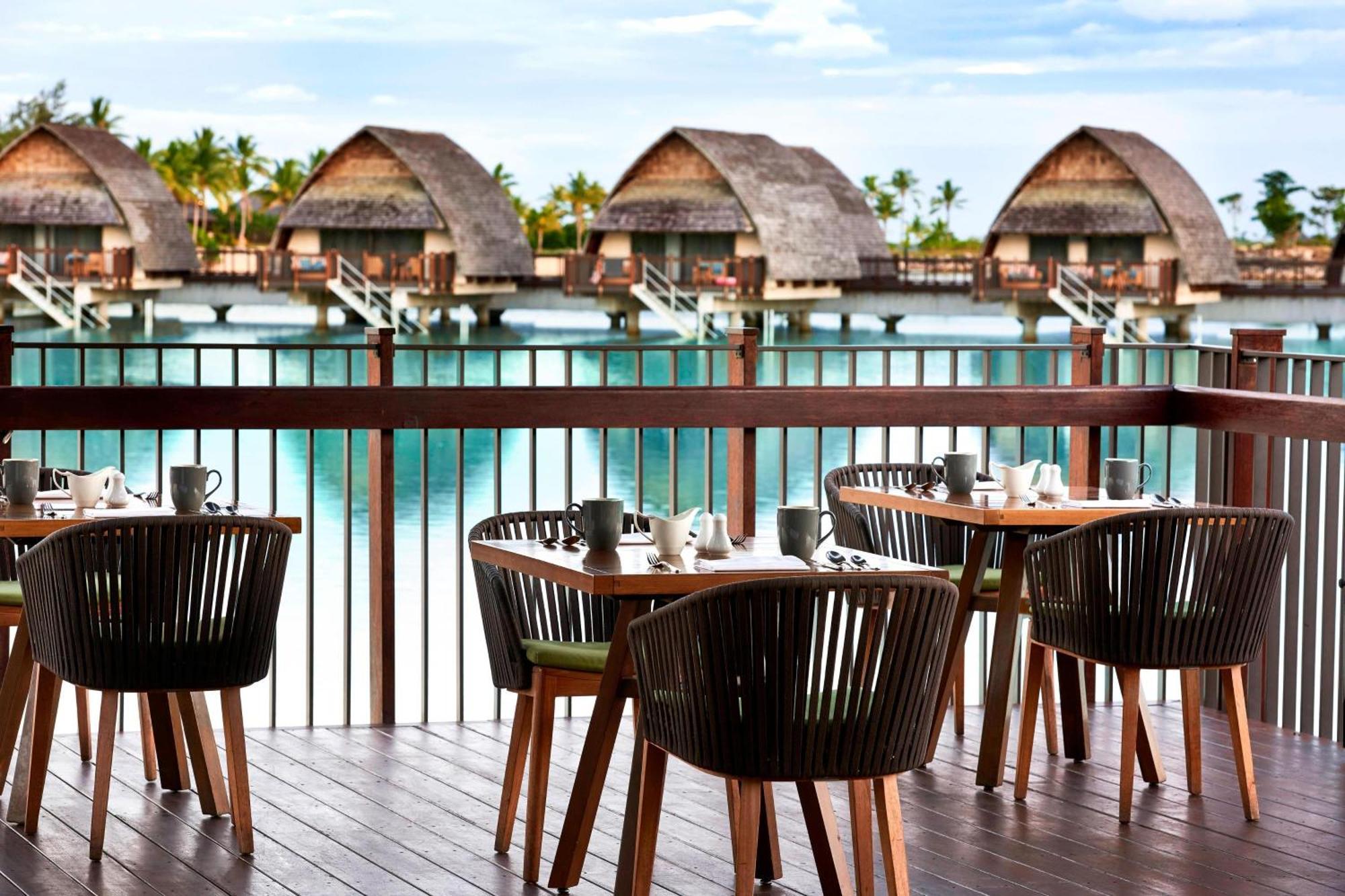 Fiji Marriott Resort Momi Bay Dış mekan fotoğraf The Deck